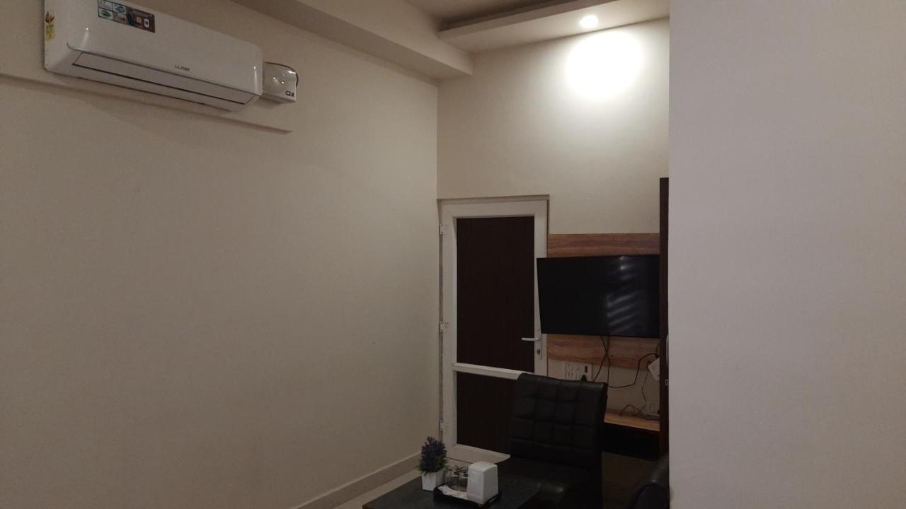 אמריצר Hotel Ventures Inn חדר תמונה