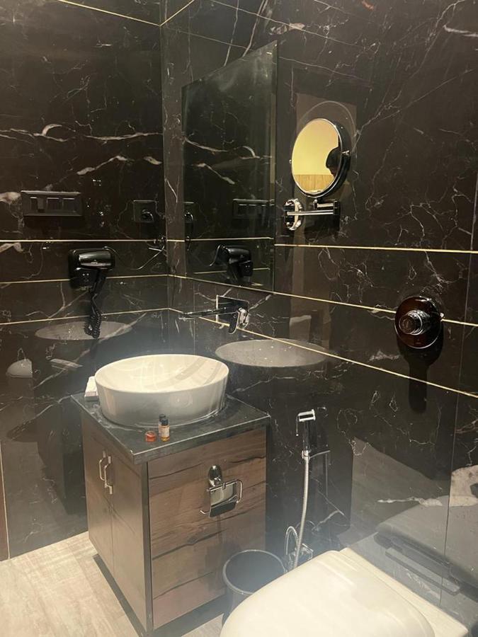 אמריצר Hotel Ventures Inn מראה חיצוני תמונה