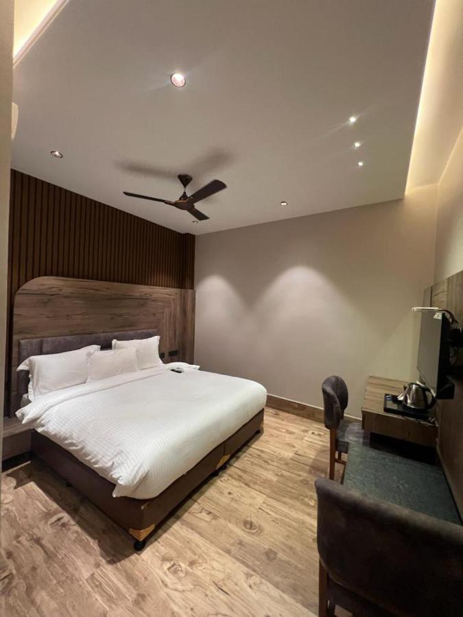אמריצר Hotel Ventures Inn מראה חיצוני תמונה